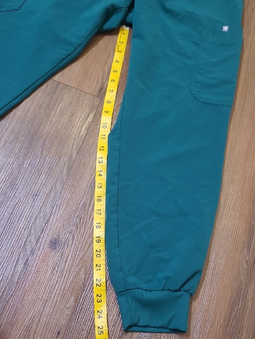 Figs women,s Teal V-Neck Scrub Top and Pants used goodsize L. - Picture 14 of 16
